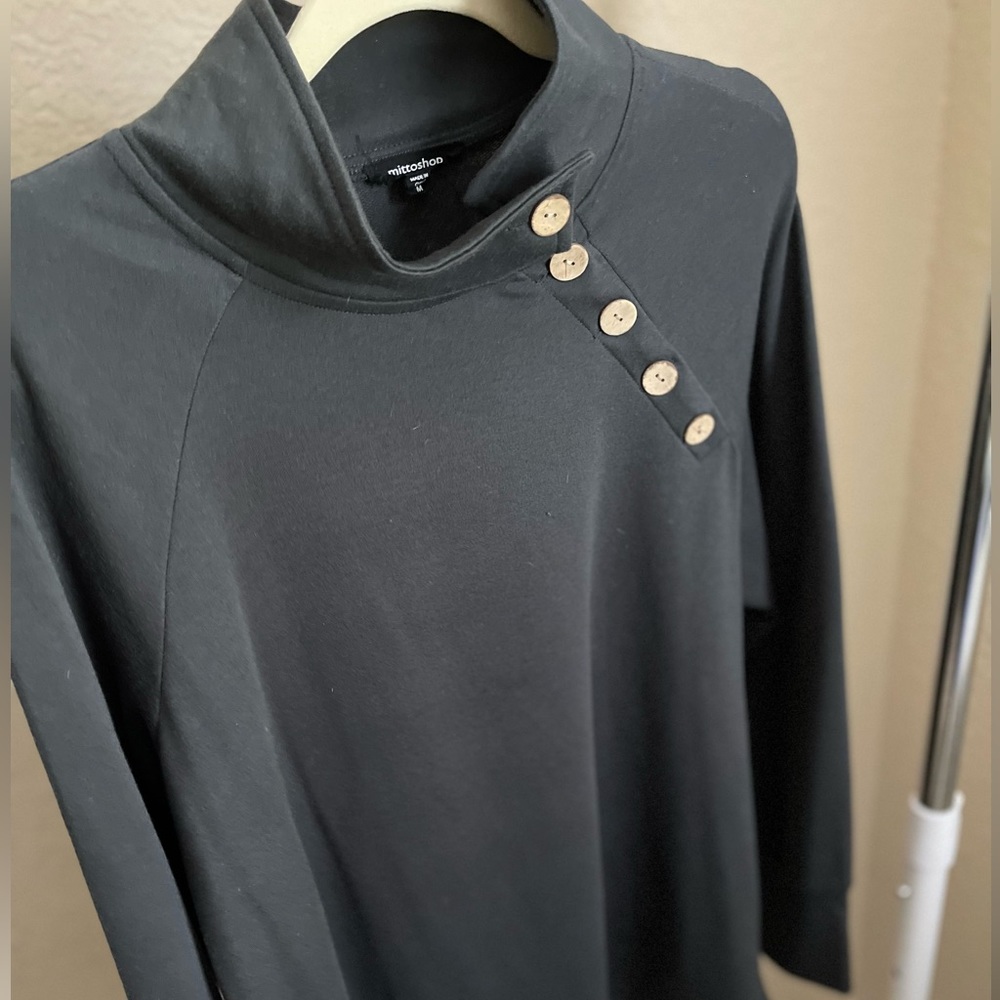 Mittoshop  M (fits as L/XL) oversized lightweight gray sweater w/ button detail - Picture 5 of 9